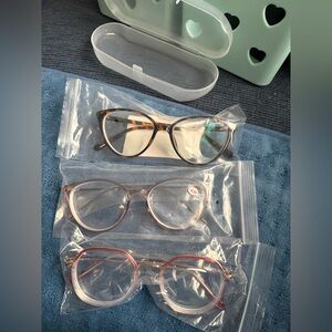 3 pairs of glasses -6